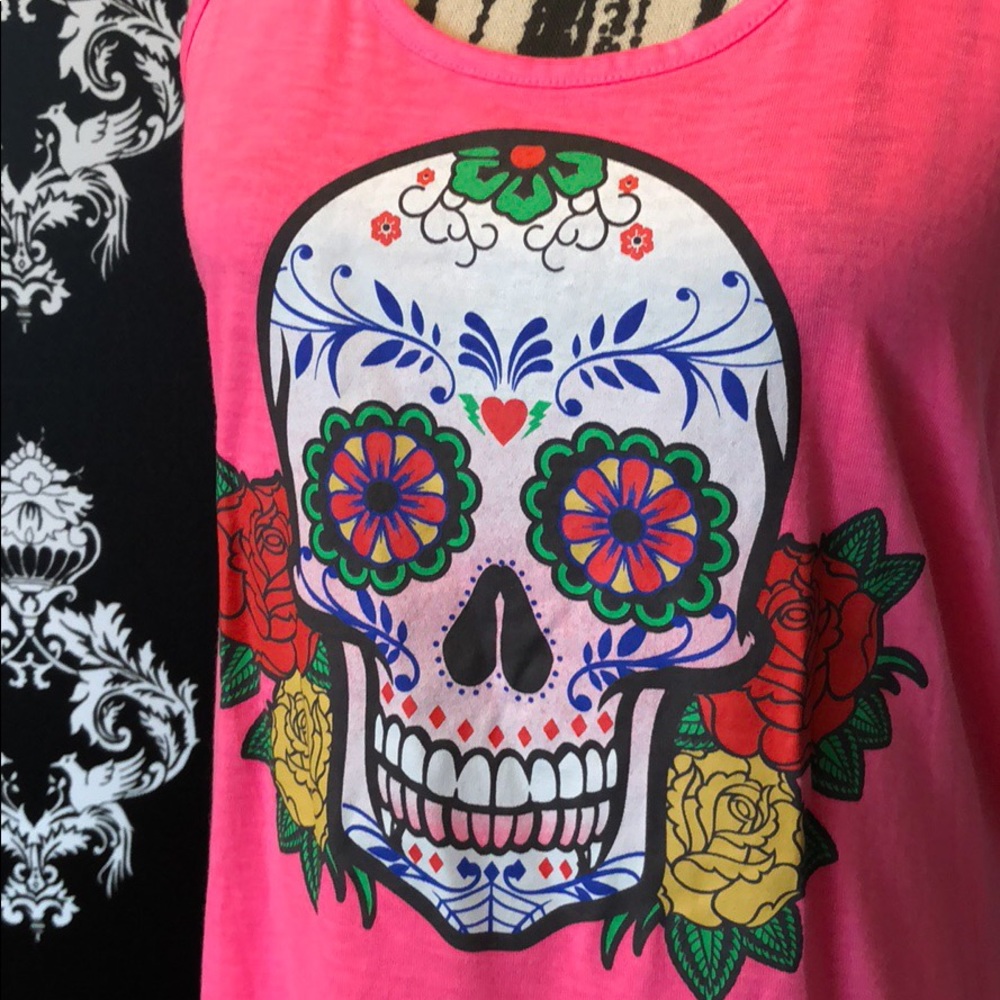 🍀 NWT! Sugar Skull Tank w/Cute Back! - Picture 4 of 8